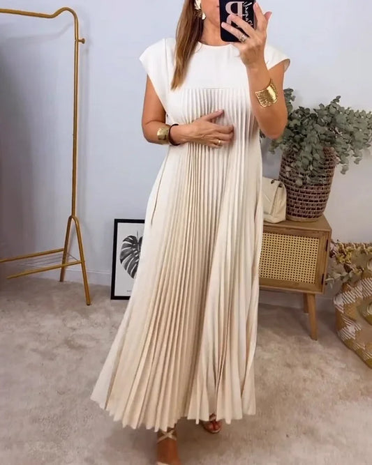 Vienkrāsaina, eleganta kleita bez piedurknēm