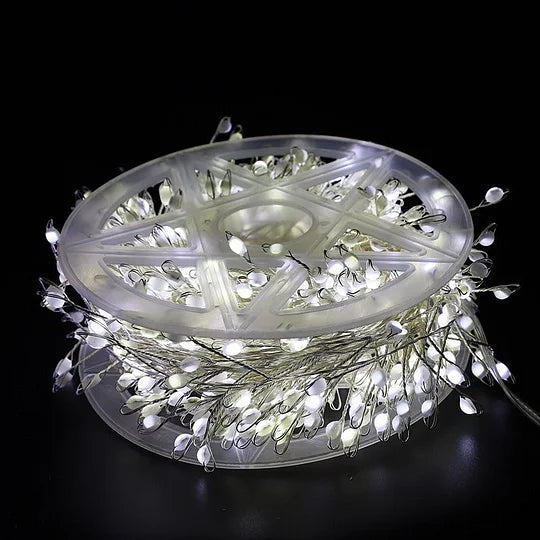 Ziemassvētku LED apgaismojums ar vadu