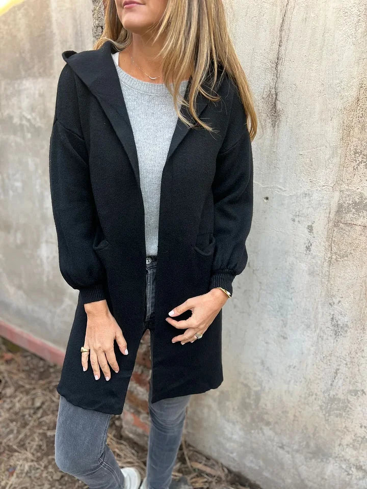 Ikdienas garā jaka ar kabatām un kapuci