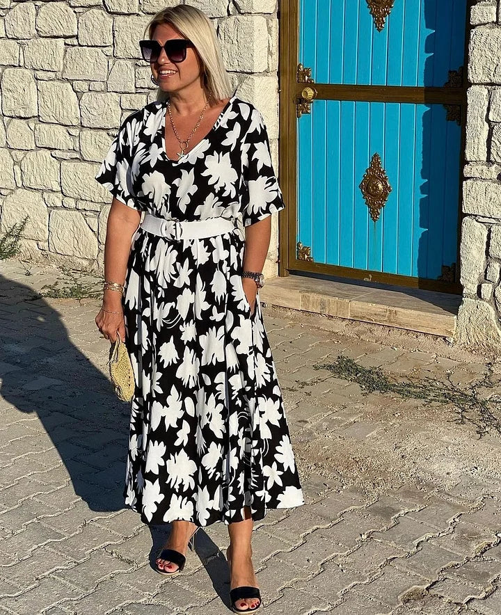 Ikdienas kleita ar ziedu rakstu