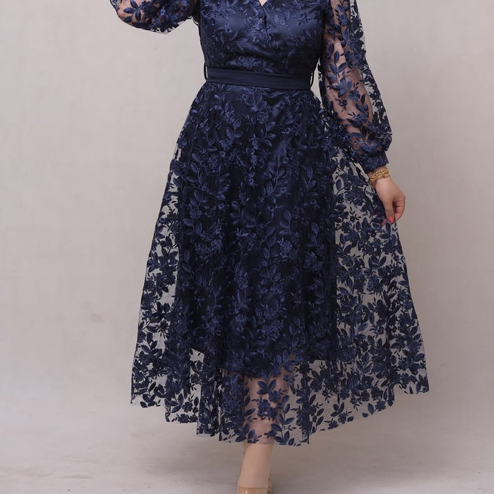 Augstas kvalitātes kleita, jauns modelis