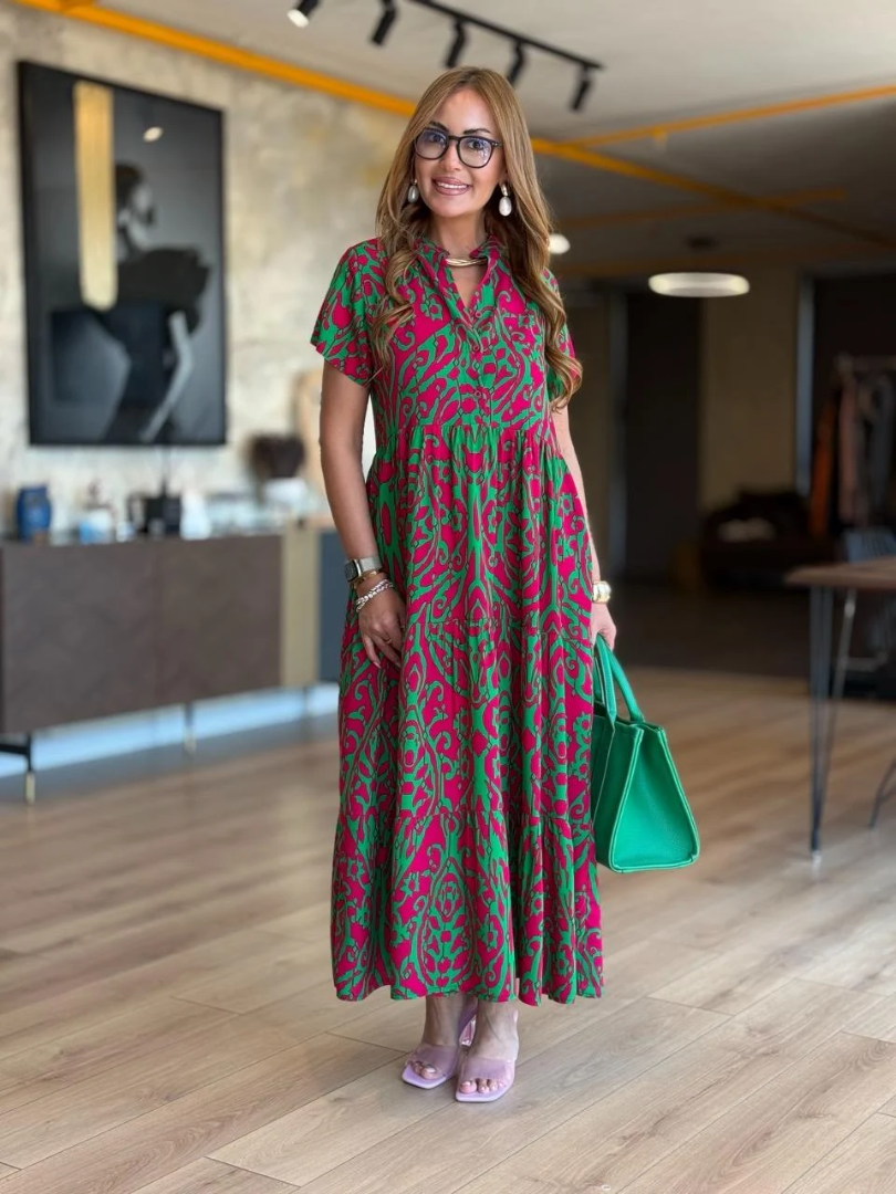 Eleganta sieviešu ikdienas kleita ar V veida kakla izgriezumu