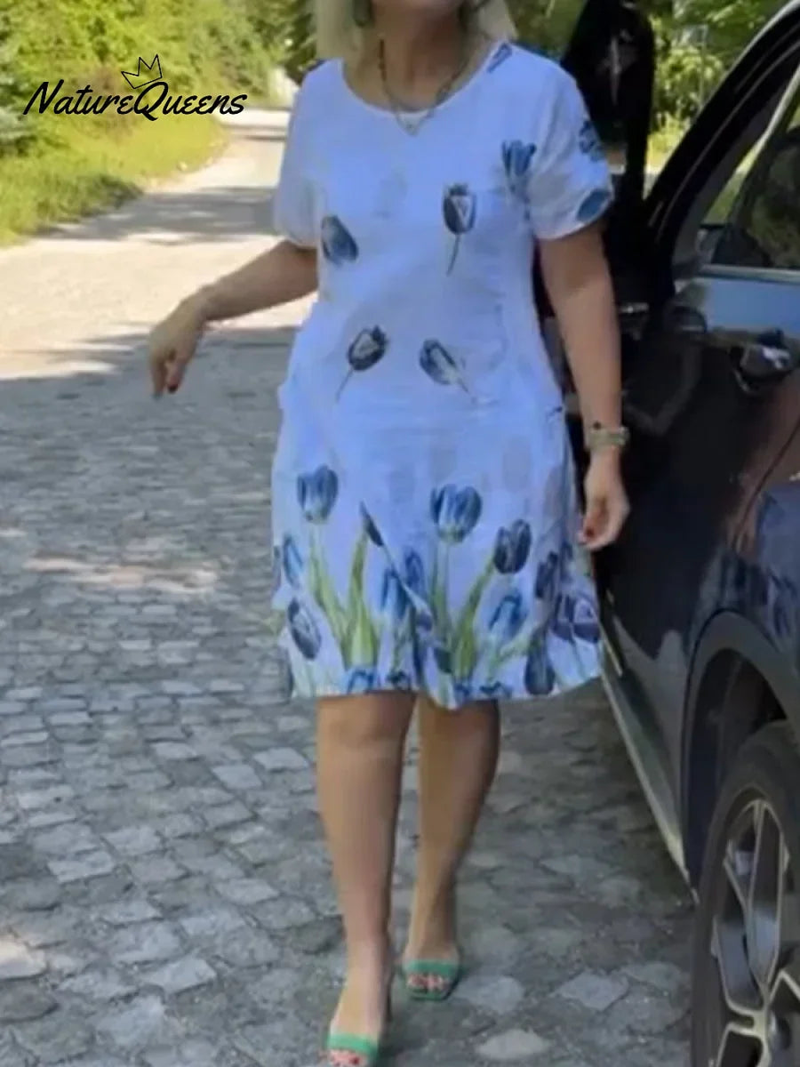 Sieviešu kleita ar ziedu apdruku