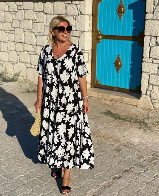Ikdienas kleita ar ziedu rakstu