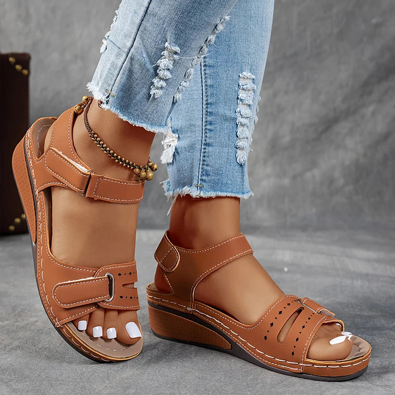 Skaistas ortopēdiskās sandales