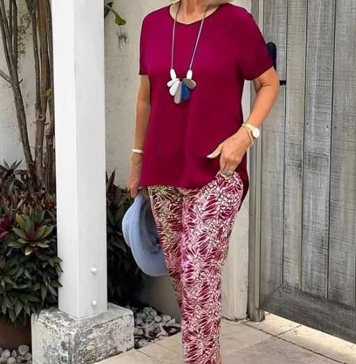 Divdaļīgs uzvalks ar elegantām biksēm
