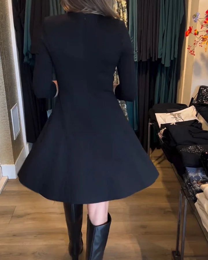 Eleganta kleita ar rāvējslēdzēju
