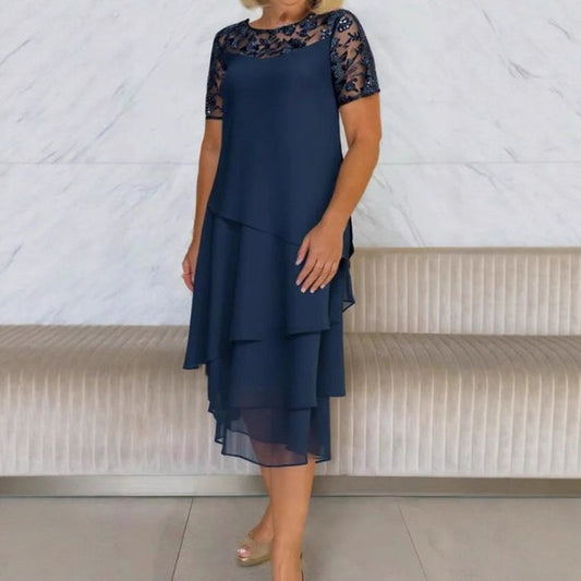 Eleganta sieviešu mežģīņu kleita